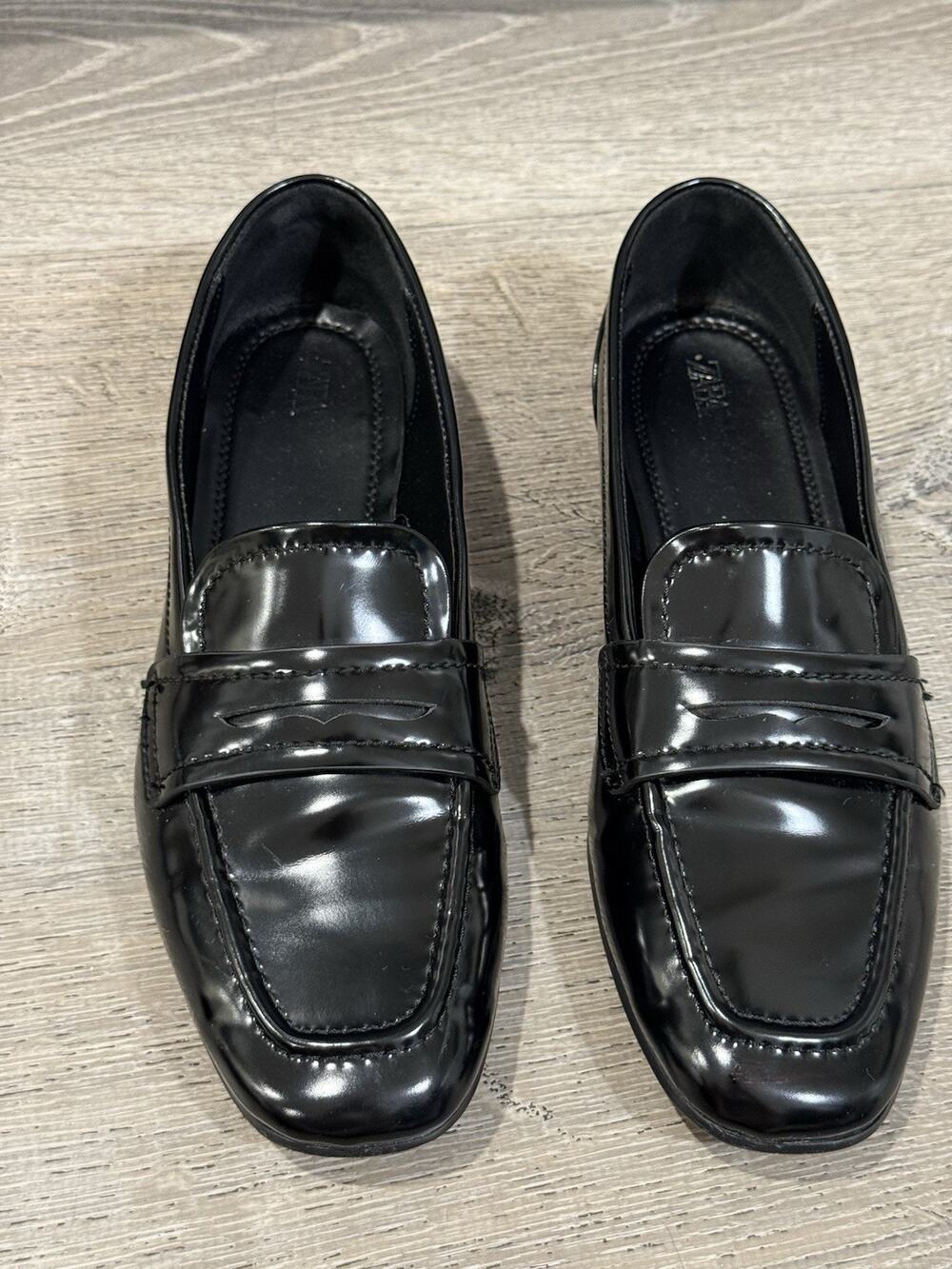 ZARA Black Patent Leather Loafer Flats Women's US 8 EUC